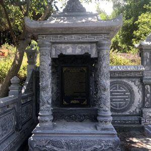 Nhà bia đá 47