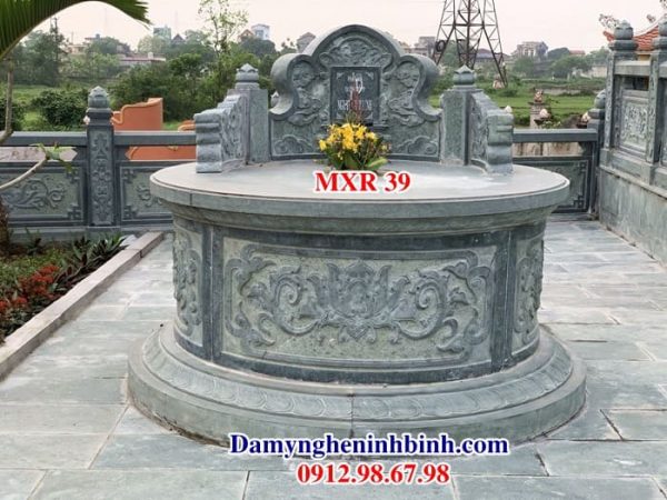 Mộ tròn đá xanh rêu